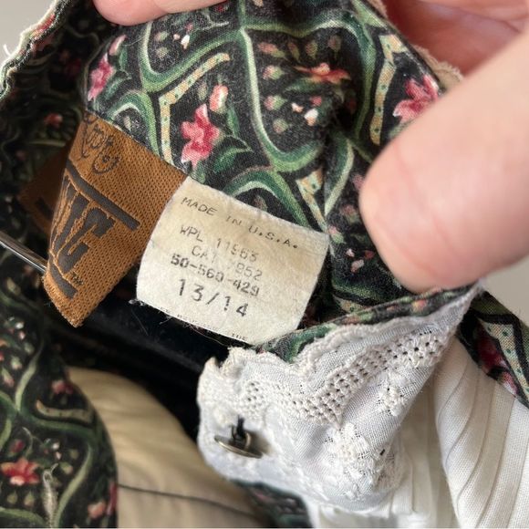 Vintage Floral Western Longsleeve w/ White Ruffles - Picture 5 of 7